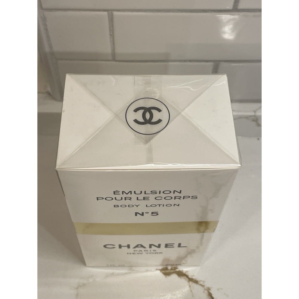 Vintage Chanel No 5 Body Lotion Perfumed Scented 7 fl oz/207 ml Box Sealed - Picture 2 of 4